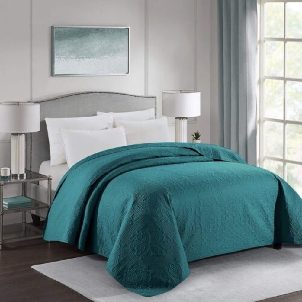 Lightweight Bedspread/Coverlet/Quilt